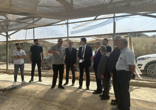 السفير الصيني في زيارة الى جمعية المشروع الانشائي العربي.