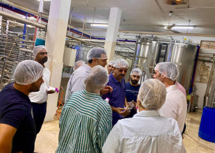 وزارة الزراعة و الهيدرولوجيين الفلسطينيين ومؤسسة التعاون و ادارة المشروع الهولندي في زيارة الى جمعية المشروع الانشائي العربي.