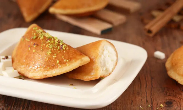 قطايف بالجبنة