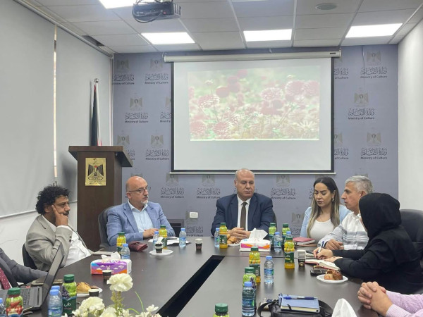 وزير الثقافة يترأس اجتماع اللجنة التحضيرية لمهرجان  (( خيزران  ))